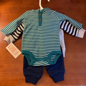 NWT NB Carter’s Set